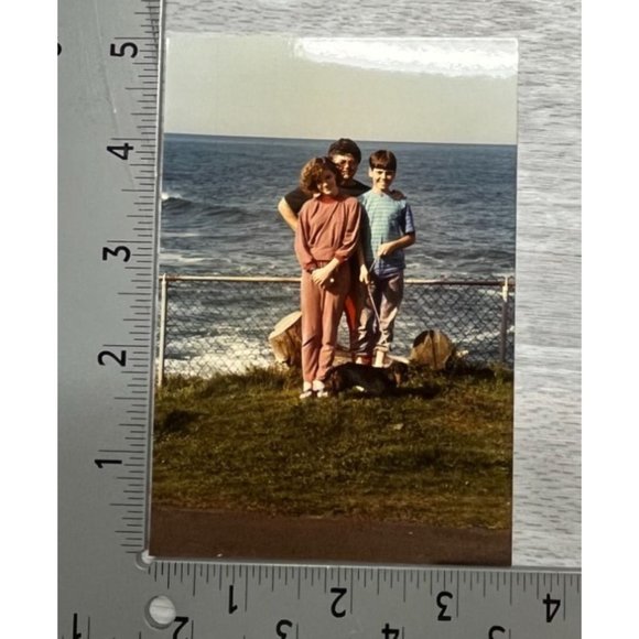 Dachsund Dog with Family on Oregon Coast Found Photo Snapshot 1994 Brindle - Picture 5 of 5